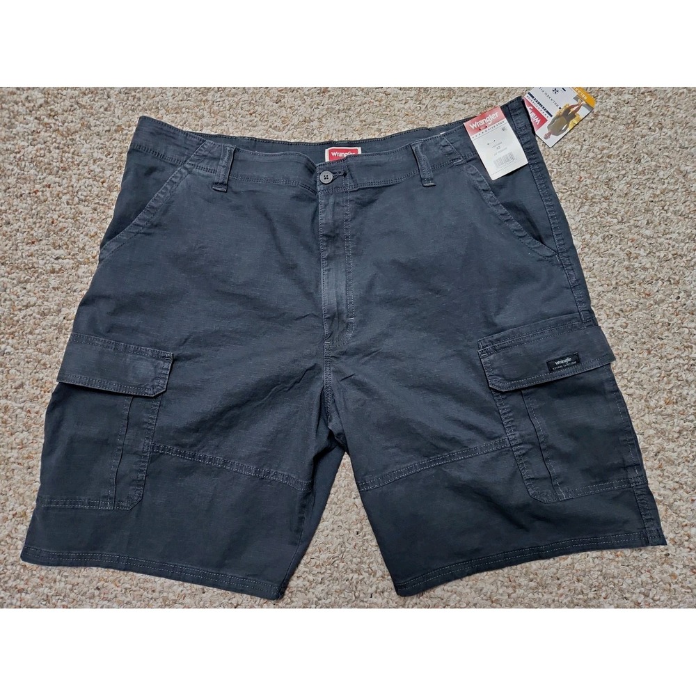 Wrangler Mens 42 Charcoal Gray Relaxed Fit Cargo Shorts 10" Inseam 112314952 NWT